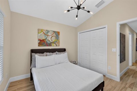 House in The Villages, Florida 3 bedrooms, 151.71 sq.m. № 2209140 - photo 28