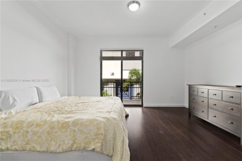 Купить таунхаус в Майами, Флорида 2 спальни, 160.54м2, № 1931052 - фото 15