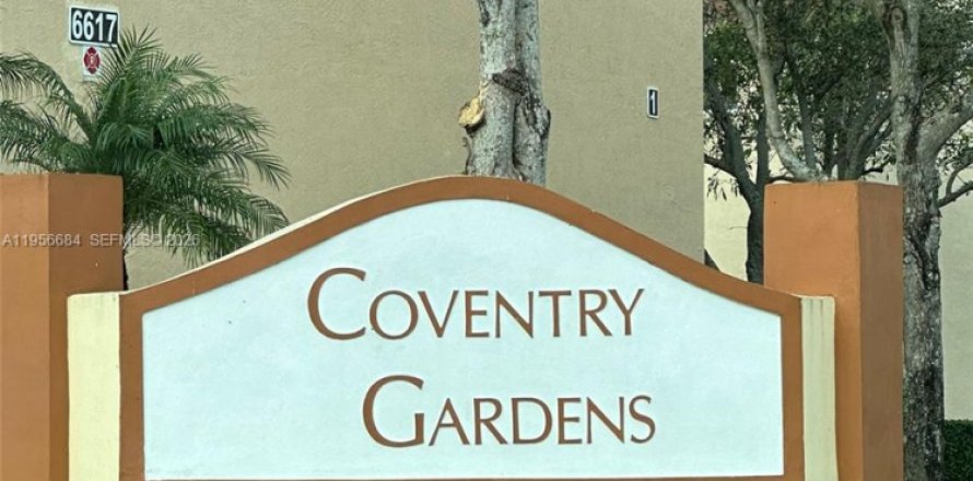 Adosado en Margate, Florida 2 dormitorios, 104.24 m2 № 2010586