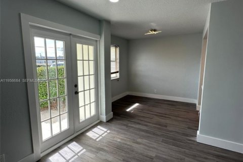 Adosado en alquiler en Margate, Florida, 2 dormitorios, 104.24 m2 № 2010586 - foto 10