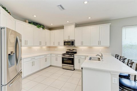 House in Bradenton, Florida 4 bedrooms, 247.12 sq.m. № 1688385 - photo 10