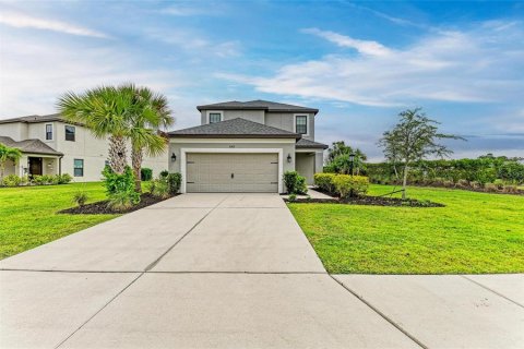 House in Bradenton, Florida 4 bedrooms, 247.12 sq.m. № 1688385 - photo 5