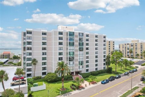 Снять в аренду кондоминиум в Клируотер, Флорида 2 спальни, 151.43м2, № 2142841 - фото 2