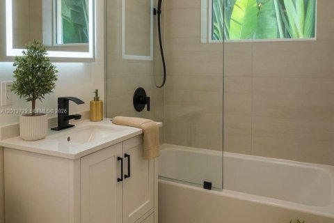 Apartment in Miami Beach, Florida 2 bedrooms, 686.73 sq.m. № 2076361 - photo 5