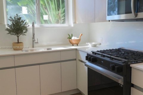 Apartment in Miami Beach, Florida 2 bedrooms, 686.73 sq.m. № 2076361 - photo 8