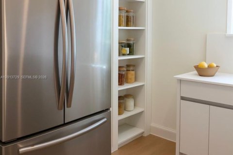 Apartment in Miami Beach, Florida 2 bedrooms, 686.73 sq.m. № 2076361 - photo 9