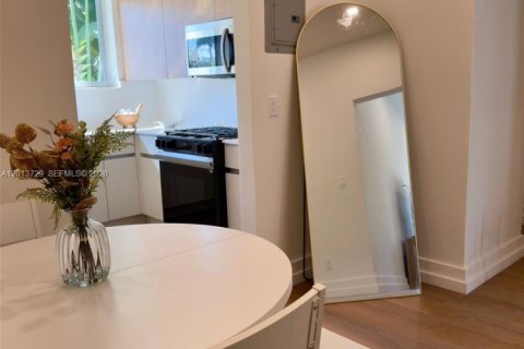 Apartment in Miami Beach, Florida 2 bedrooms, 686.73 sq.m. № 2076361 - photo 7