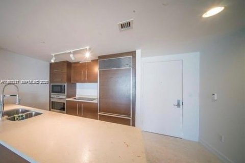 Condo in Miami, Florida, 1 bedroom  № 2193344 - photo 20