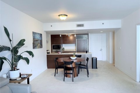 Condo in Miami, Florida, 1 bedroom  № 2193344 - photo 3