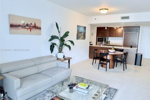 Condo in Miami, Florida, 1 bedroom  № 2193344 - photo 4