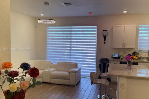 Townhouse in Homestead, Florida 4 bedrooms, 127.65 sq.m. № 1862878 - photo 12