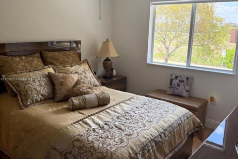 Townhouse in Homestead, Florida 4 bedrooms, 127.65 sq.m. № 1862878 - photo 25