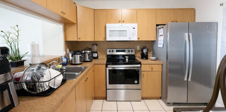 Кондоминиум с 2 спальнями в Майами, Флорида № 2005522