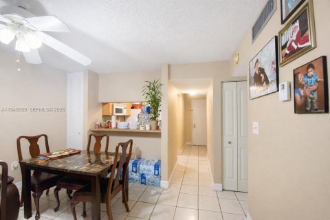 Снять в аренду кондоминиум в Майами, Флорида 2 спальни, 74.32м2, № 2005522 - фото 3