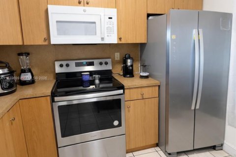 Снять в аренду кондоминиум в Майами, Флорида 2 спальни, 74.32м2, № 2005522 - фото 5