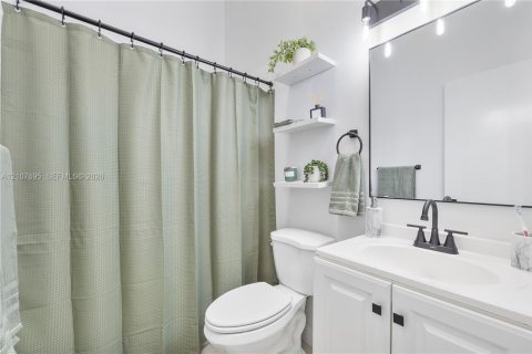 Casa en venta en North Lauderdale, Florida, 2 dormitorios, 110.18 m2 № 2421359 - foto 23