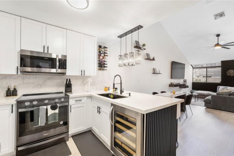 Casa en venta en North Lauderdale, Florida, 2 dormitorios, 110.18 m2 № 2421359 - foto 9