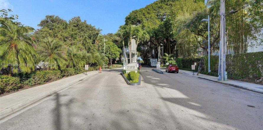 Condominio en Miami, Florida, 2 dormitorios № 1926414