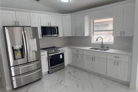 House in Apopka, Florida 3 bedrooms, 95.69 sq.m. № 1789079 - photo 6