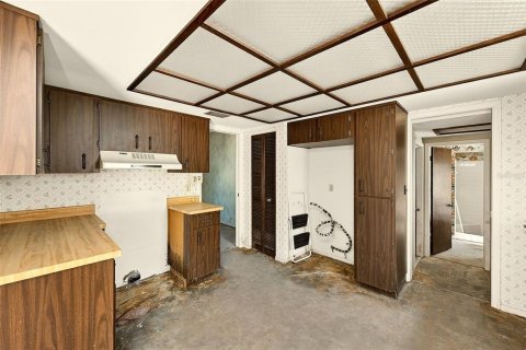 House in Belleair Beach, Florida 3 bedrooms, 181.35 sq.m. № 2148796 - photo 12
