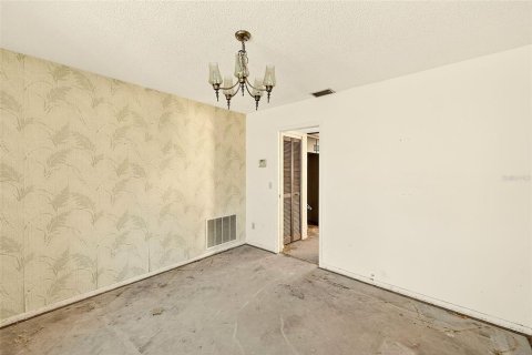 House in Belleair Beach, Florida 3 bedrooms, 181.35 sq.m. № 2148796 - photo 17