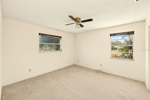 House in Belleair Beach, Florida 3 bedrooms, 181.35 sq.m. № 2148796 - photo 29