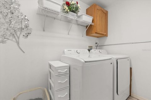 Townhouse in Apopka, Florida 3 bedrooms, 194.91 sq.m. № 1843689 - photo 28
