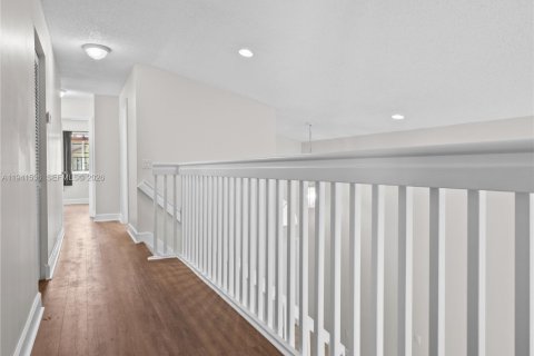 House in Doral, Florida 4 bedrooms, 200.11 sq.m. № 2000432 - photo 17