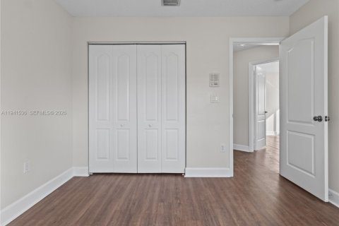 House in Doral, Florida 4 bedrooms, 200.11 sq.m. № 2000432 - photo 27