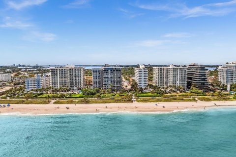 Condo in Surfside, Florida, 2 bedrooms  № 1821971 - photo 11