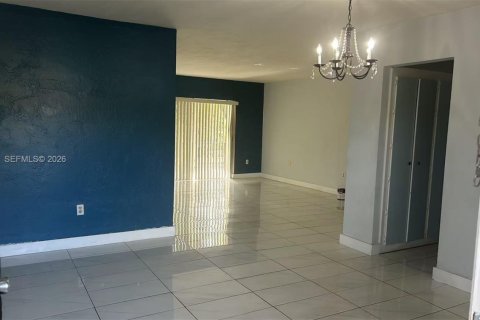 Copropriété à louer à Pinecrest, Floride: 2 chambres, 96.62 m2 № 2240662 - photo 8