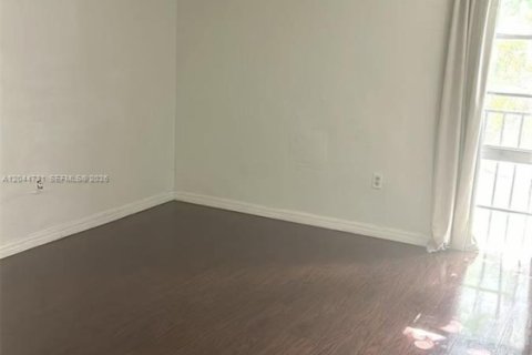 Copropriété à louer à Pinecrest, Floride: 2 chambres, 96.62 m2 № 2240662 - photo 7
