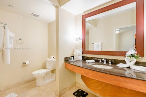 Купить кондоминиум в Санни-Айлс-Бич, Флорида 51.19м2, № 1985362 - фото 7