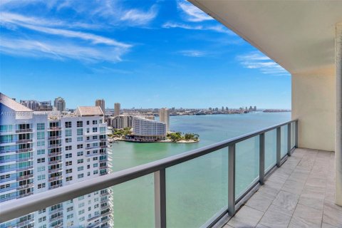 Condo in Miami, Florida, 3 bedrooms  № 1693231 - photo 1