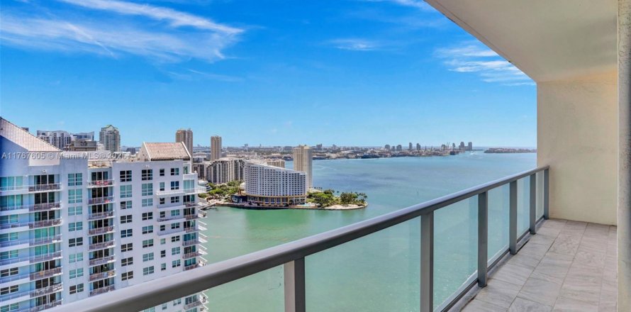 Condo in Miami, Florida, 3 bedrooms  № 1693231
