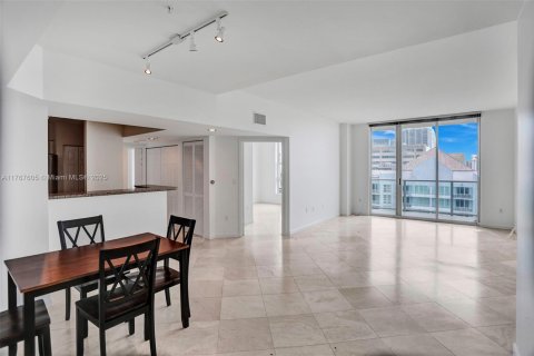 Condo in Miami, Florida, 3 bedrooms  № 1693231 - photo 5