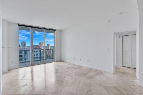Condo in Miami, Florida, 3 bedrooms  № 1693231 - photo 11
