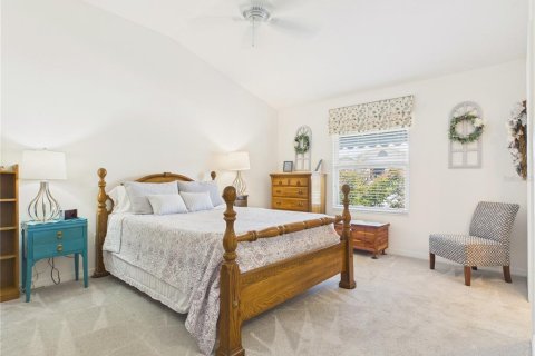 House in The Villages, Florida 2 bedrooms, 111.76 sq.m. № 2393844 - photo 15