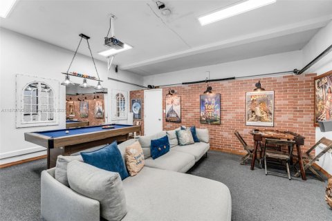 Casa en alquiler en Miami, Florida, 4 dormitorios, 232.26 m2 № 1921294 - foto 11