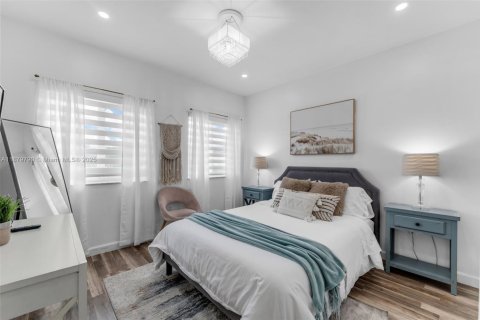 Casa en alquiler en Miami, Florida, 4 dormitorios, 232.26 m2 № 1921294 - foto 15