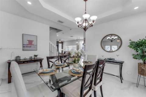 Casa en alquiler en Miami, Florida, 4 dormitorios, 232.26 m2 № 1921294 - foto 3