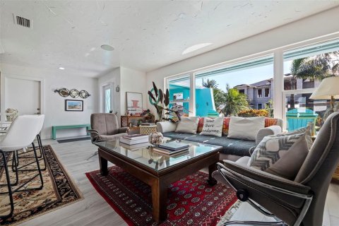 Villa ou maison à vendre à Saint Pete Beach, Floride: 3 chambres, 178.19 m2 № 1782443 - photo 12
