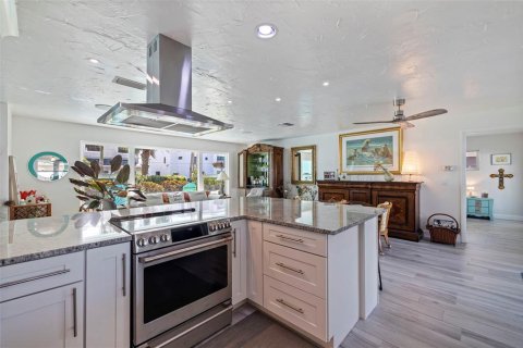 Villa ou maison à vendre à Saint Pete Beach, Floride: 3 chambres, 178.19 m2 № 1782443 - photo 16
