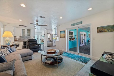 Villa ou maison à vendre à Saint Pete Beach, Floride: 3 chambres, 178.19 m2 № 1782443 - photo 22
