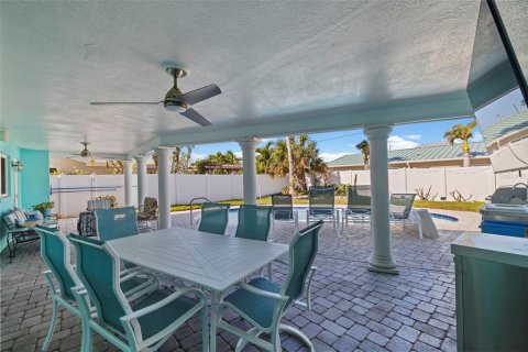 Villa ou maison à vendre à Saint Pete Beach, Floride: 3 chambres, 178.19 m2 № 1782443 - photo 30
