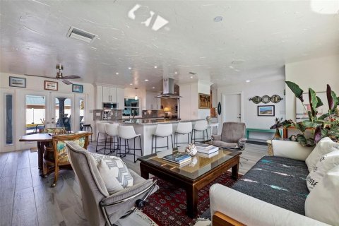 Villa ou maison à vendre à Saint Pete Beach, Floride: 3 chambres, 178.19 m2 № 1782443 - photo 13
