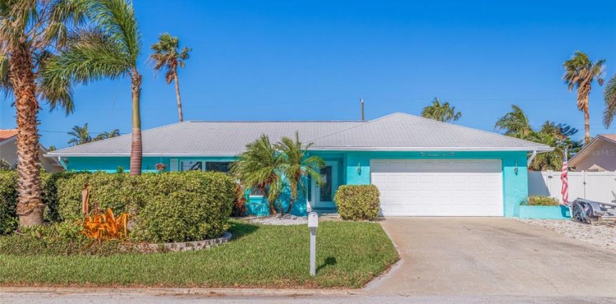 Villa ou maison à Saint Pete Beach, Floride 3 chambres, 178.19 m2 № 1782443