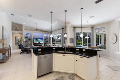 Villa ou maison à vendre à Bradenton, Floride: 3 chambres, 248.89 m2 № 1798460 - photo 11