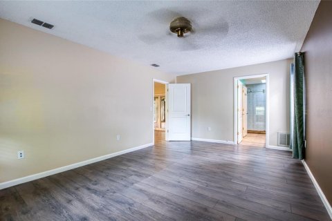 House in Palm Harbor, Florida 3 bedrooms, 176.14 sq.m. № 2378007 - photo 28