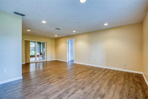 House in Palm Harbor, Florida 3 bedrooms, 176.14 sq.m. № 2378007 - photo 11